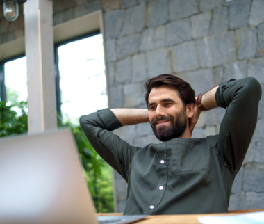 Vacances oui, faille de sécurité non : les réflexes à adopter avant de fermer votre poste de travail