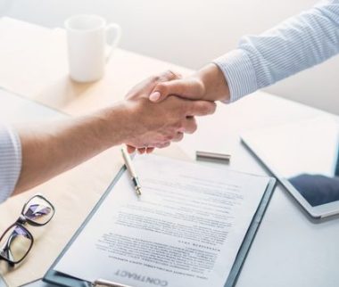 Cerfrance Mayenne - Sarthe, conseil en paie et gestion du personnel, accompagne les employeurs sur le choix du contrat CDD ou CDI